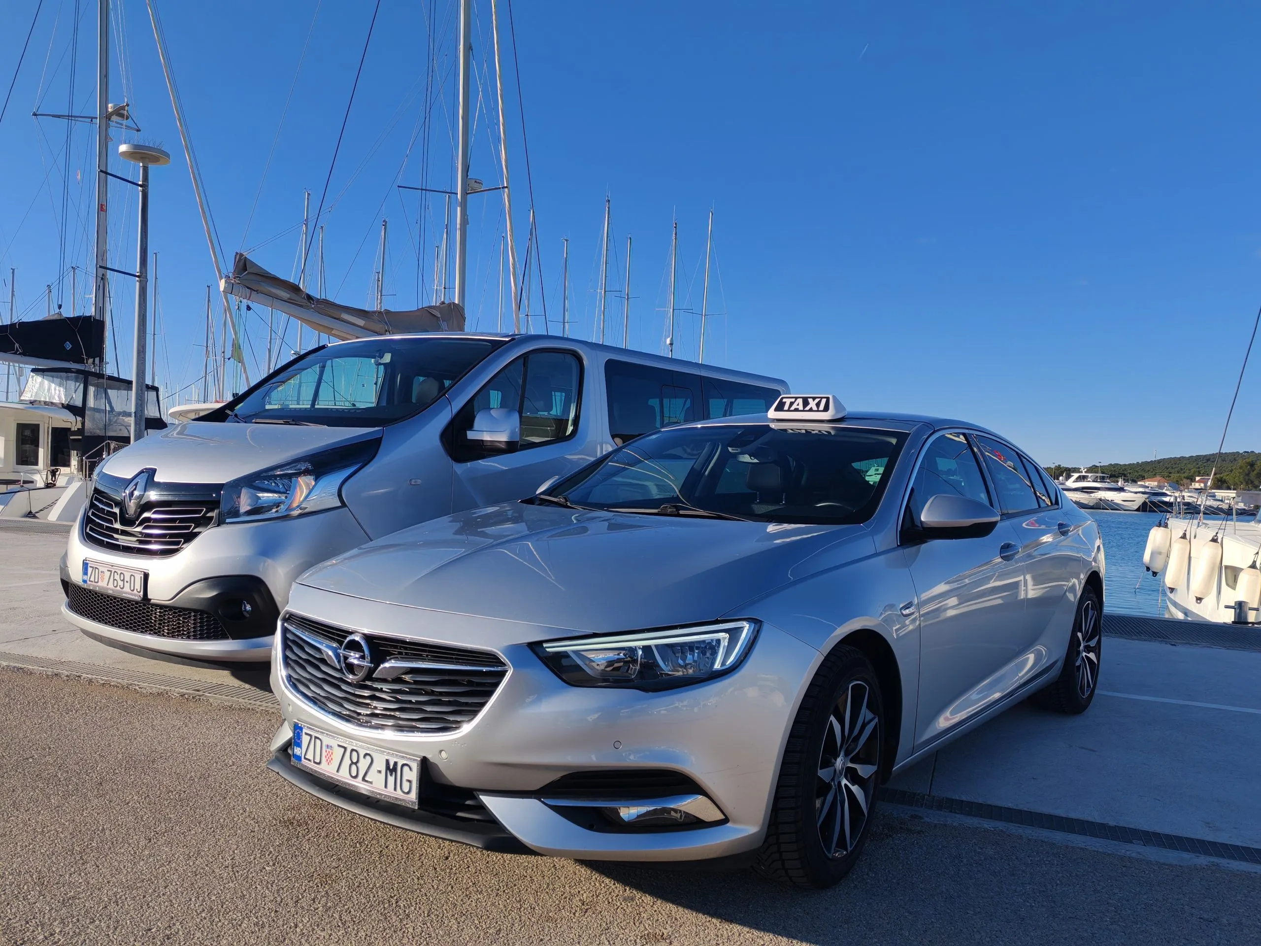 Opel Insignia (4+1) — Taxi Zadar vehicle fleet